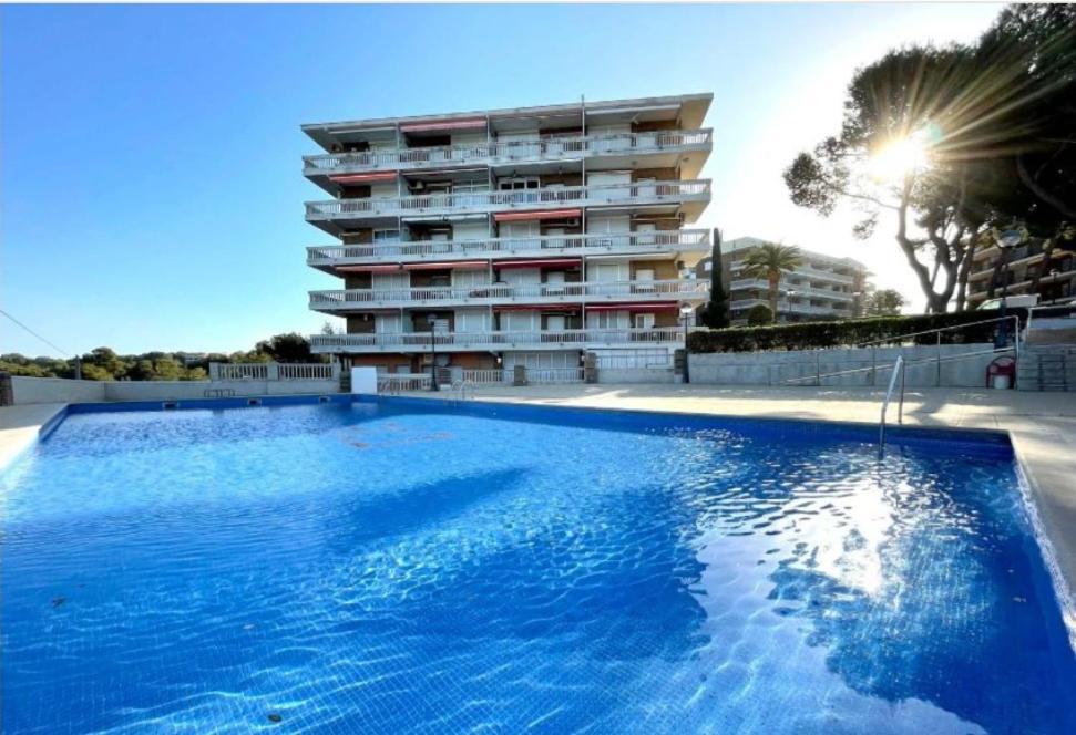 Colibri Apartment Beach Салоу Екстериор снимка
